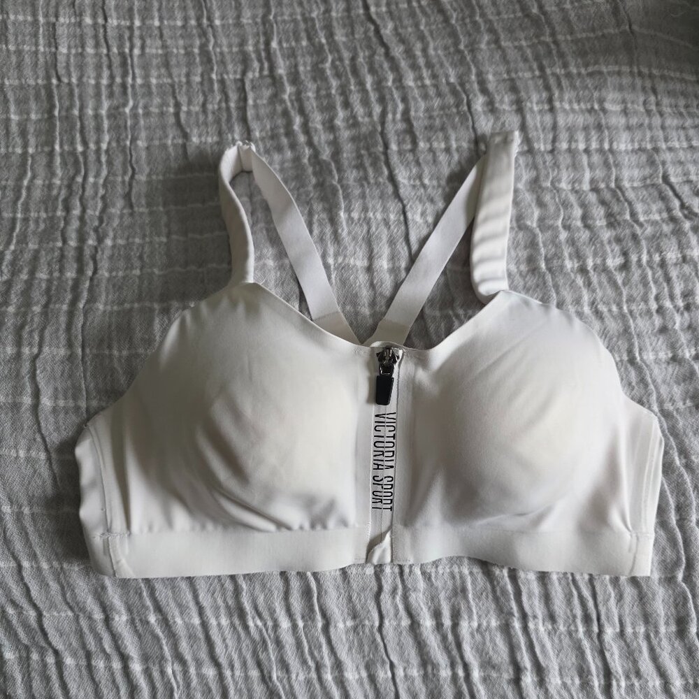 Victoria’s sports bra. Gently worn. White with zip front.